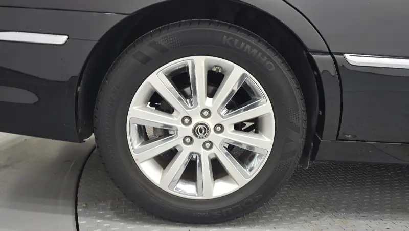 Kia OPIRUS