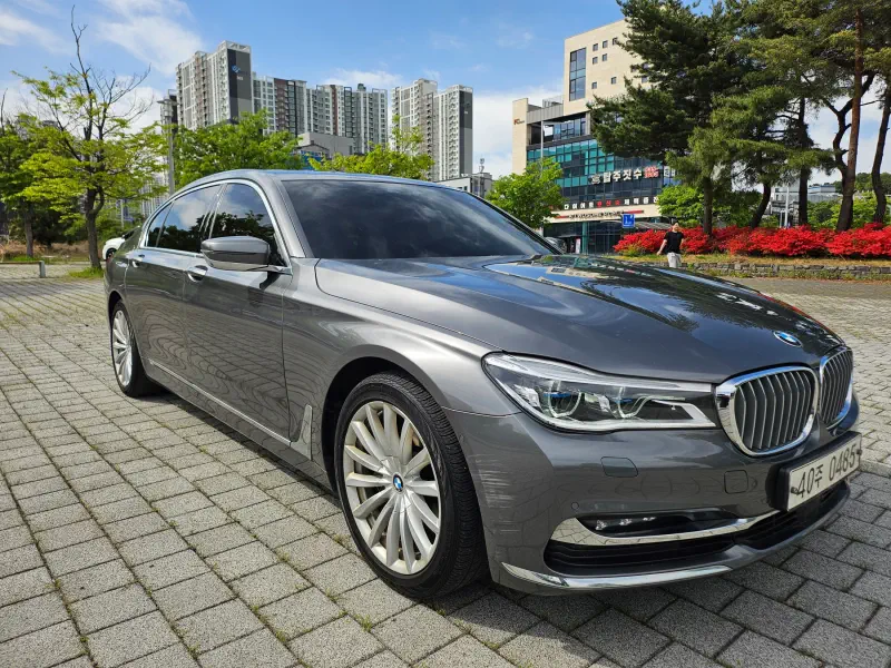 BMW 7-Series