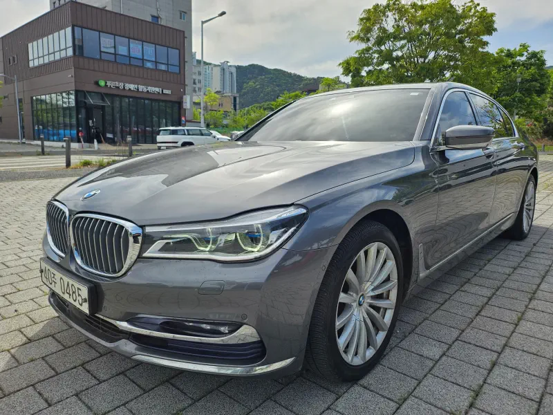 BMW 7-Series