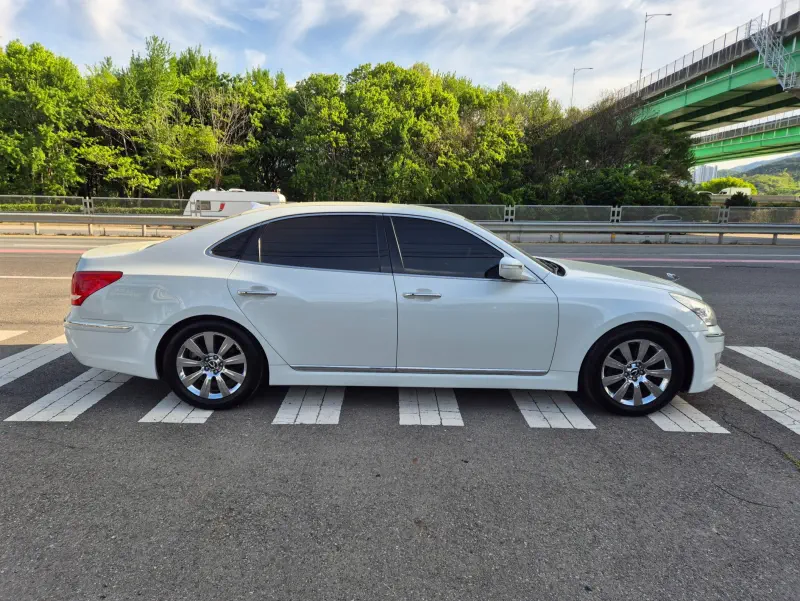Hyundai Equus