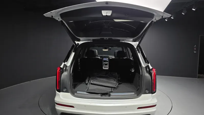 Cadillac XT6