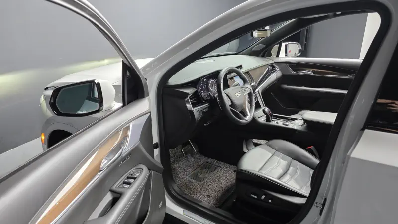 Cadillac XT6