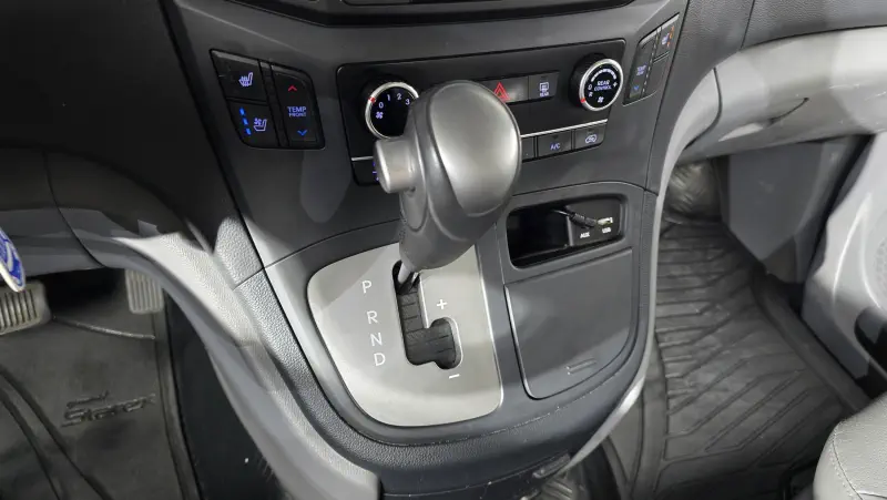 Hyundai Grand Starex