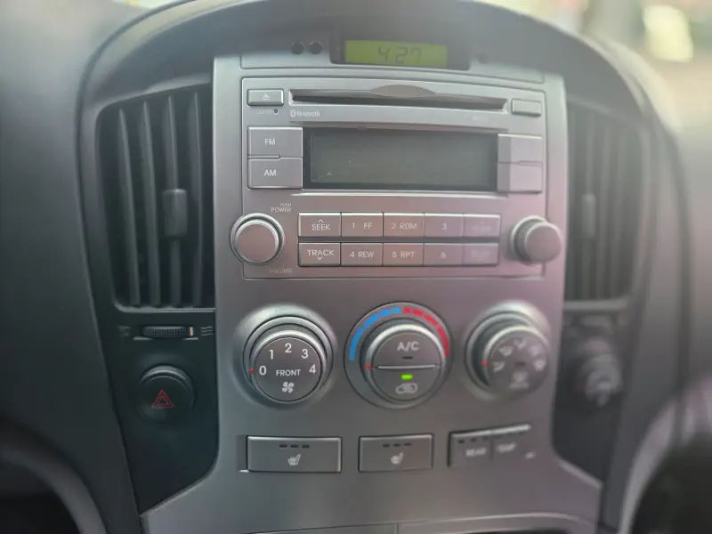 Hyundai Grand Starex