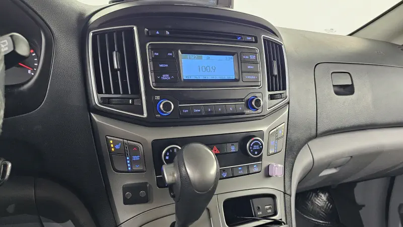 Hyundai Grand Starex