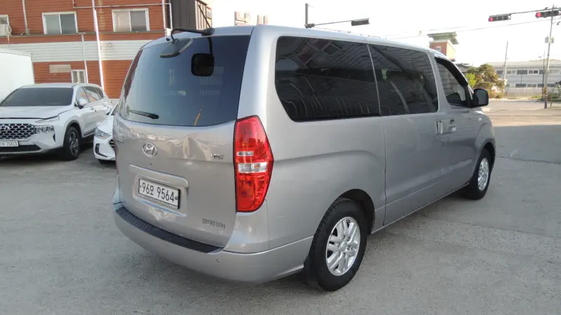 Hyundai Grand Starex