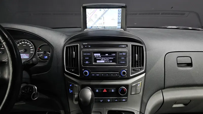 Hyundai Grand Starex