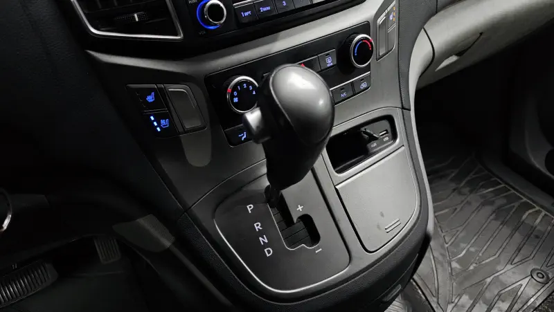 Hyundai Grand Starex