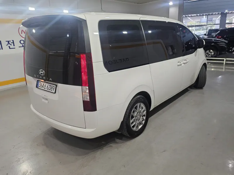 Hyundai Staria