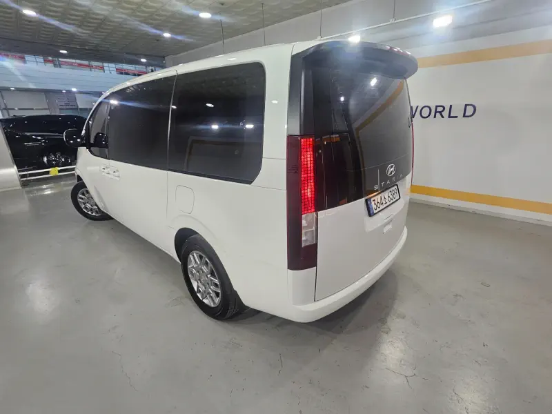 Hyundai Staria