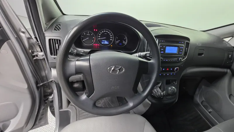 Hyundai Grand Starex