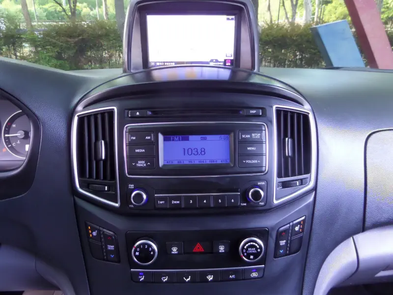 Hyundai Grand Starex