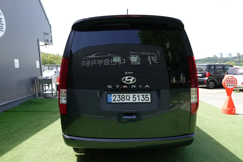 Hyundai Staria