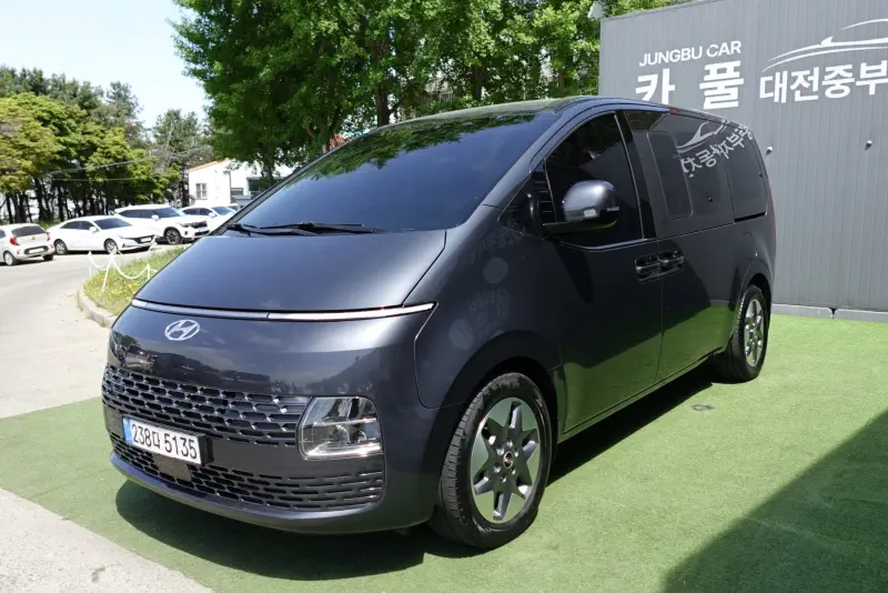 Hyundai Staria