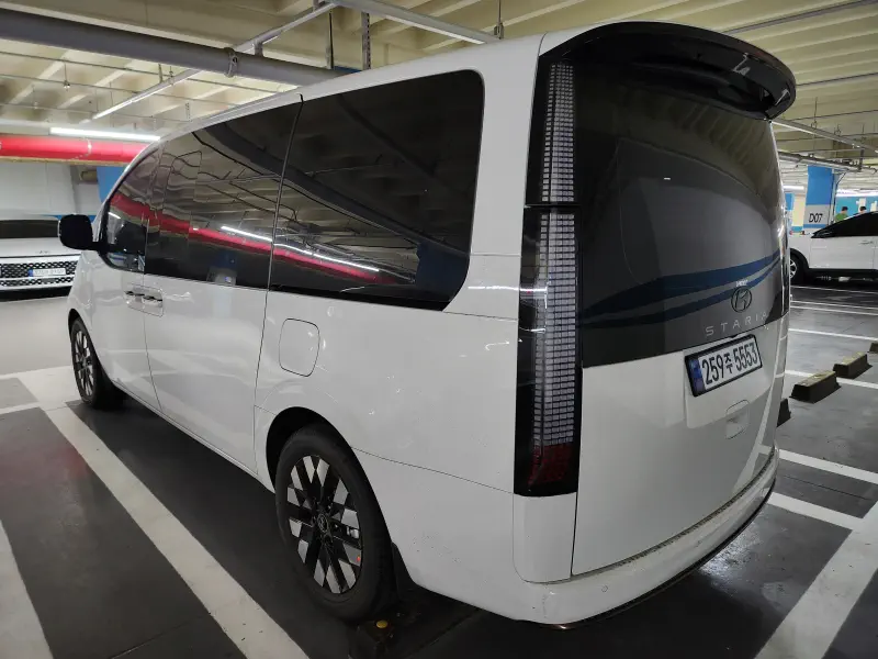 Hyundai Staria