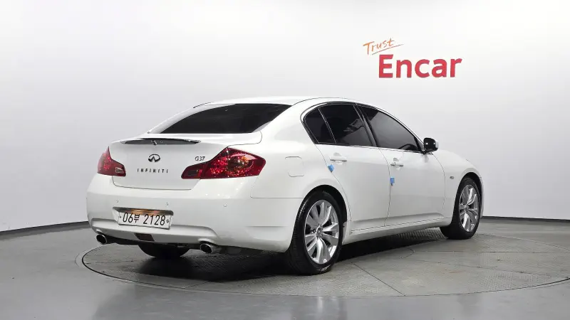 Infiniti G37