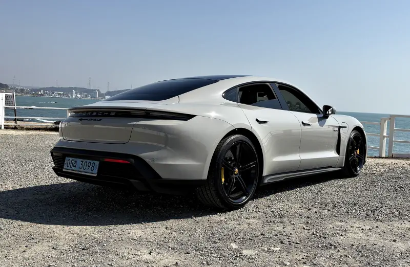 Porsche Taycan