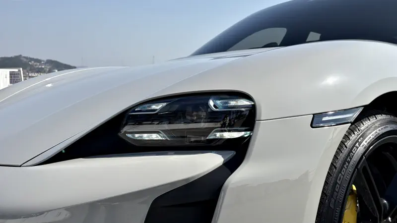 Porsche Taycan