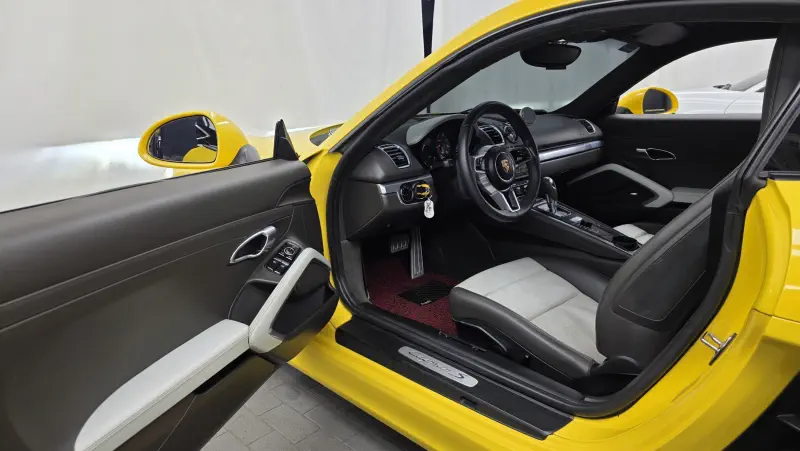 Porsche CAYMAN