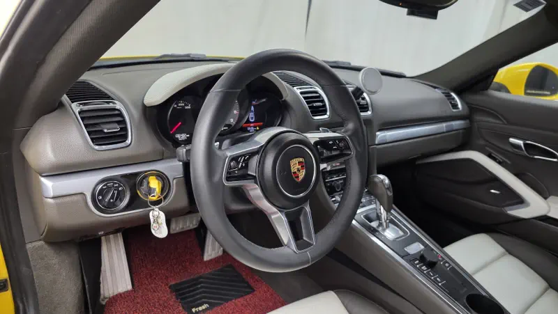 Porsche CAYMAN