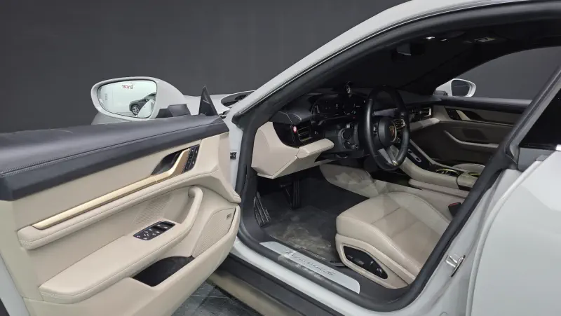 Porsche Taycan