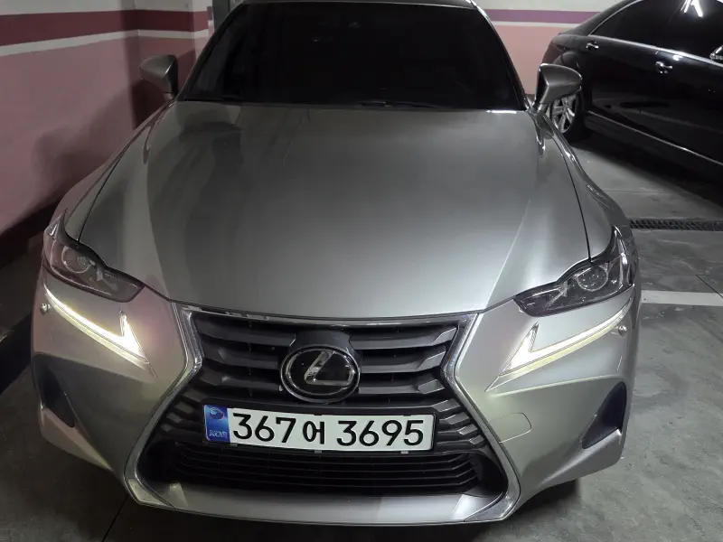 Lexus IS