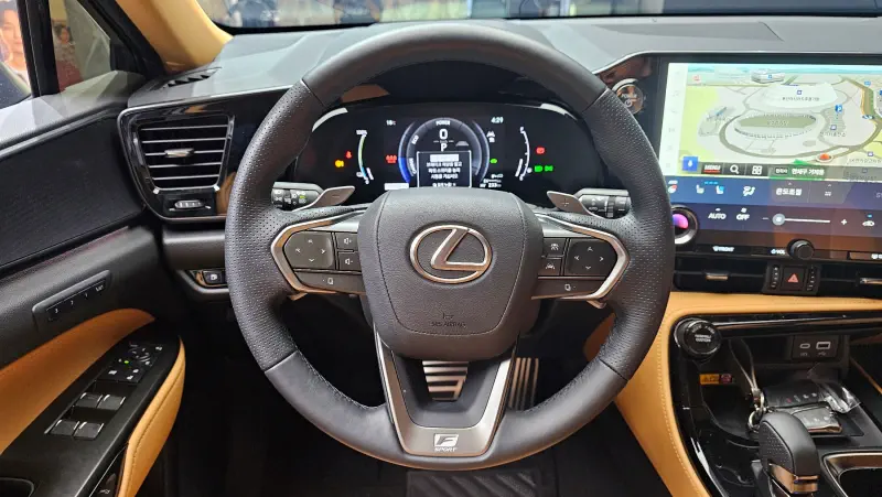 Lexus NX450h+