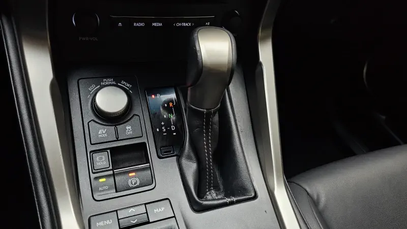 Lexus NX300h