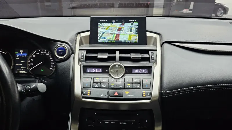 Lexus NX300h