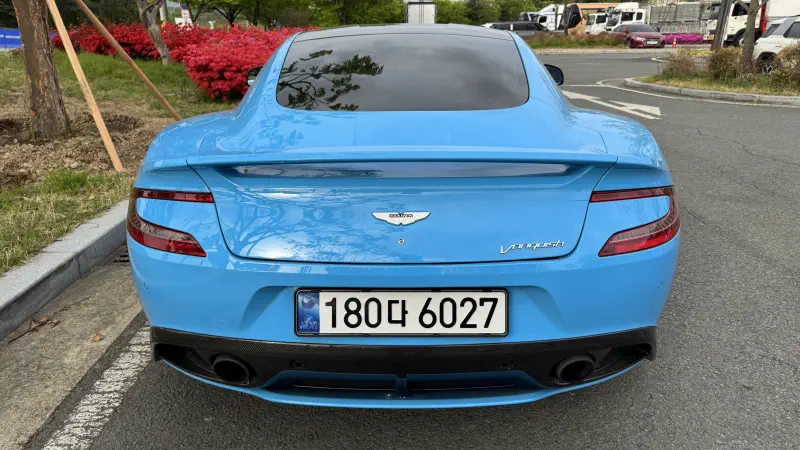 Aston Martin Vanquish
