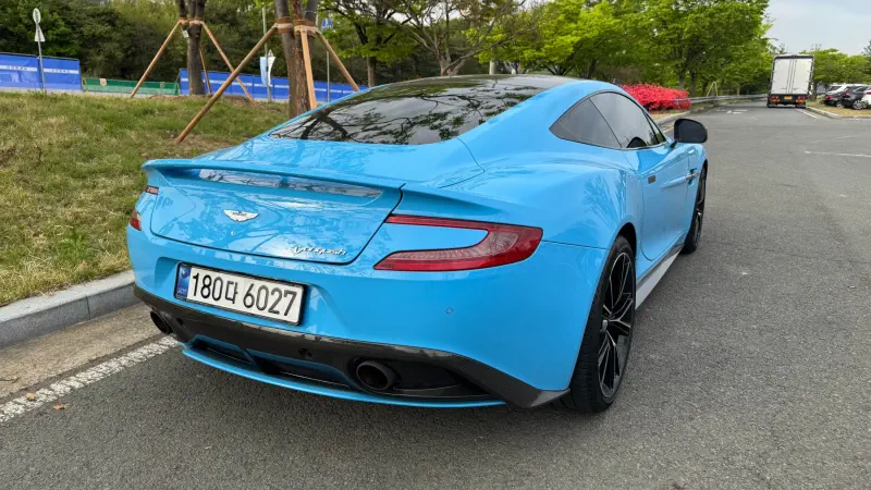 Aston Martin Vanquish