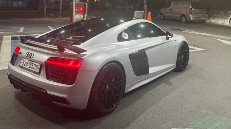 Audi R8