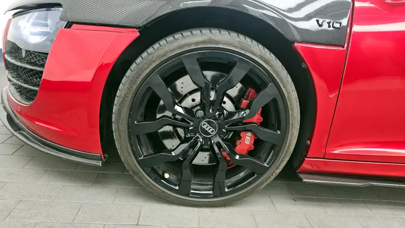 Audi R8