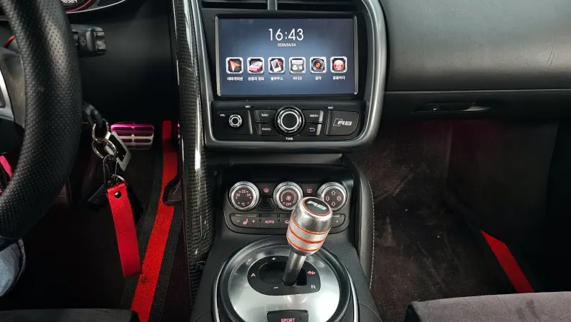Audi R8