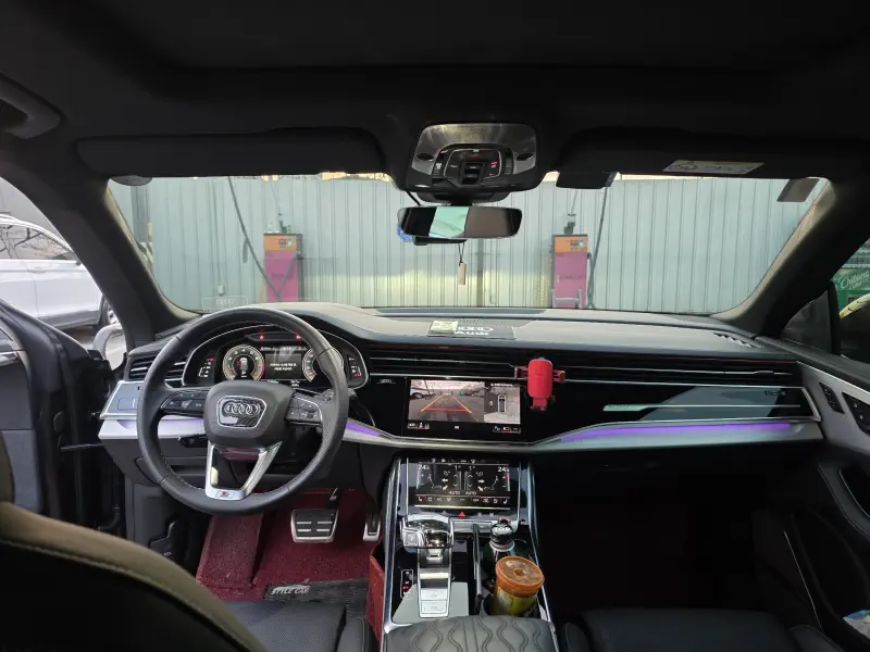Audi Q8