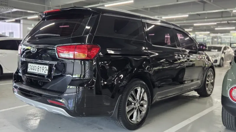 Kia Carnival