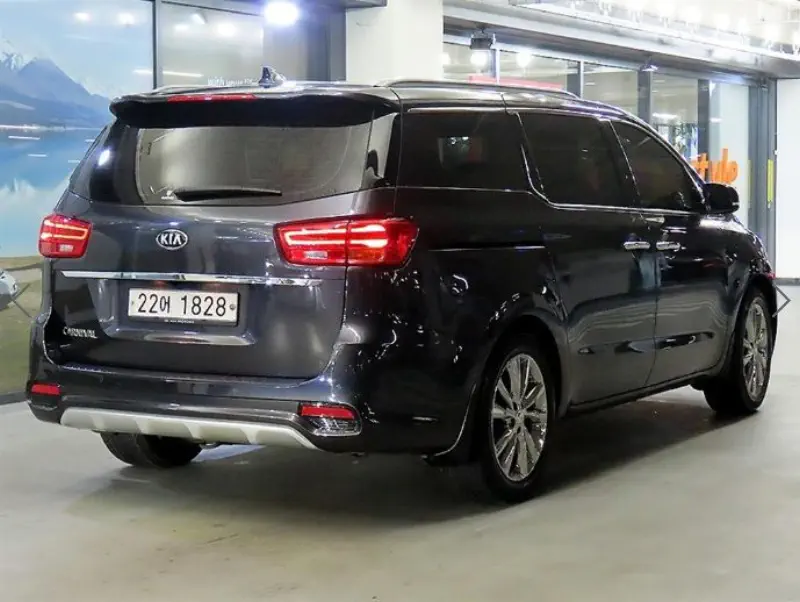 Kia Carnival