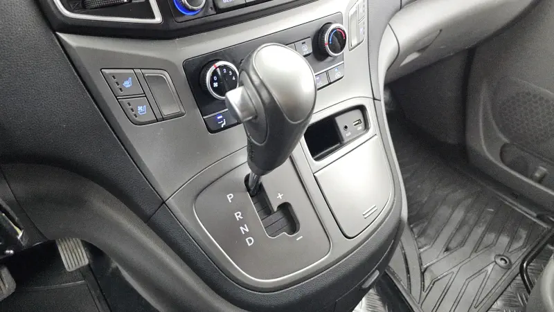 Hyundai Grand Starex