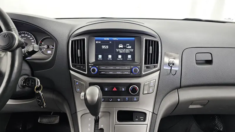 Hyundai Grand Starex