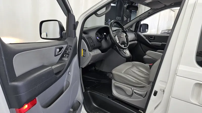 Hyundai Grand Starex