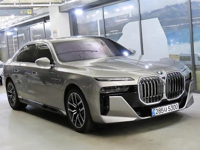 BMW 7-Series