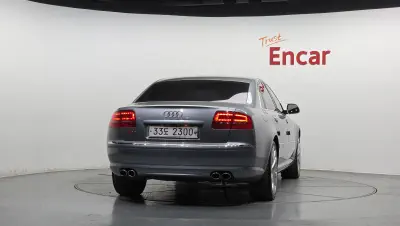 Audi S8