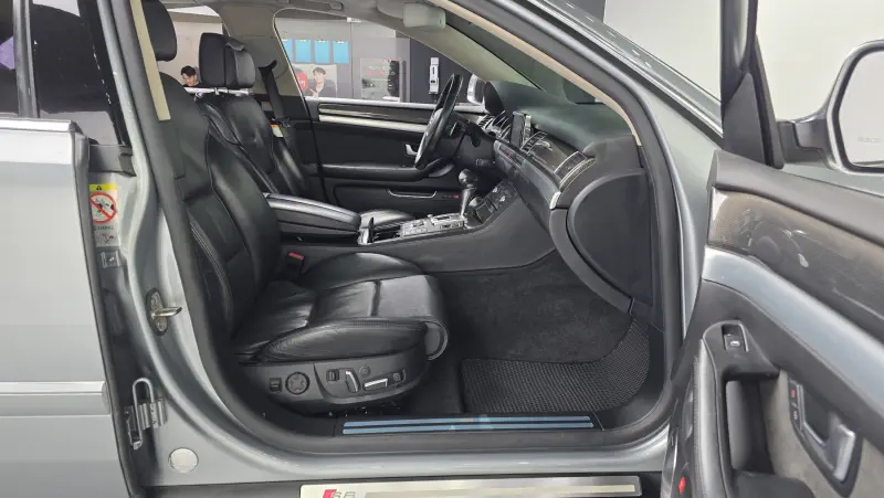 Audi S8