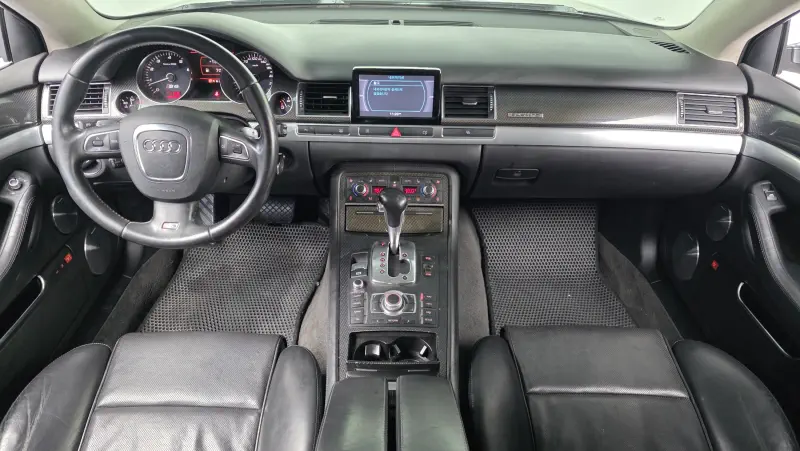 Audi S8