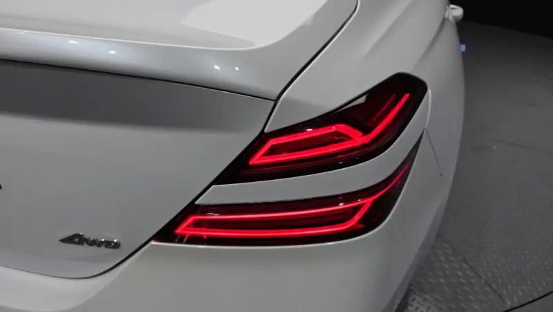 Genesis G70
