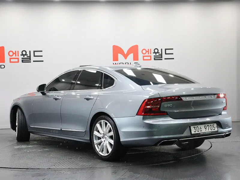 Volvo S90