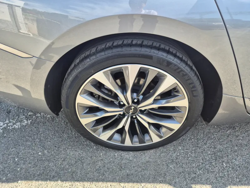 Kia K8