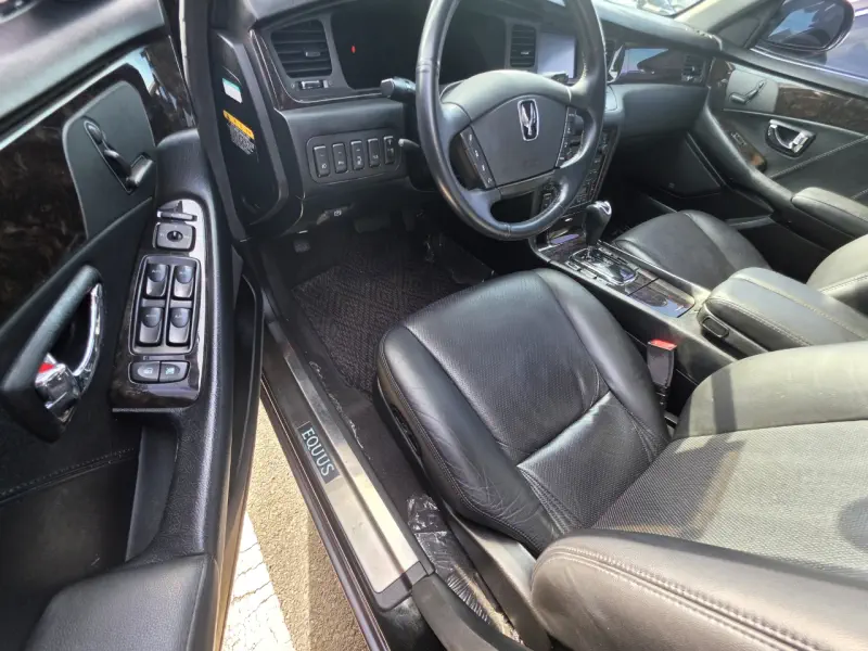 Hyundai Equus