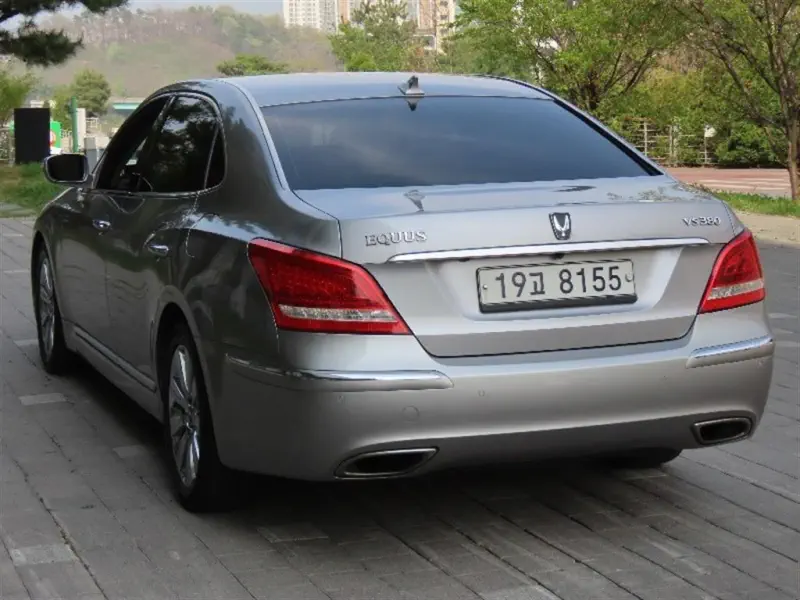 Hyundai Equus