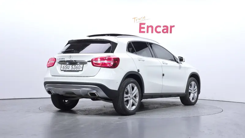 Mercedes-Benz GLA-Class